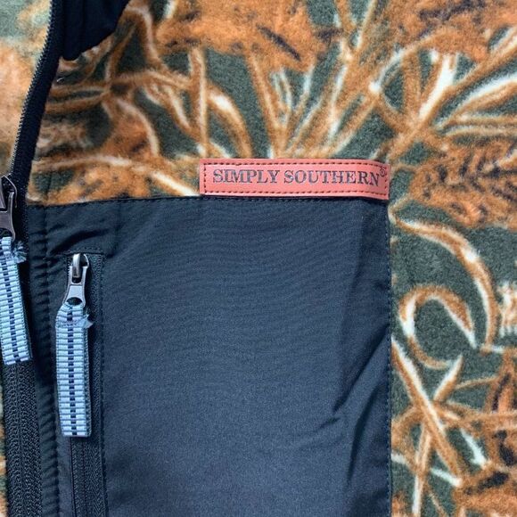 NWT Simply Southern Camo Print Fleece Vest Size Medium - Picture 3 of 6